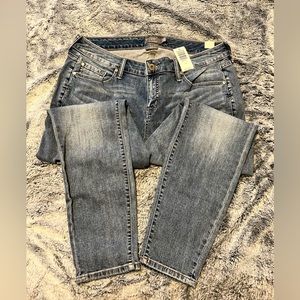 NWT Torrid Size 16 mid rise skinny jean 🌸